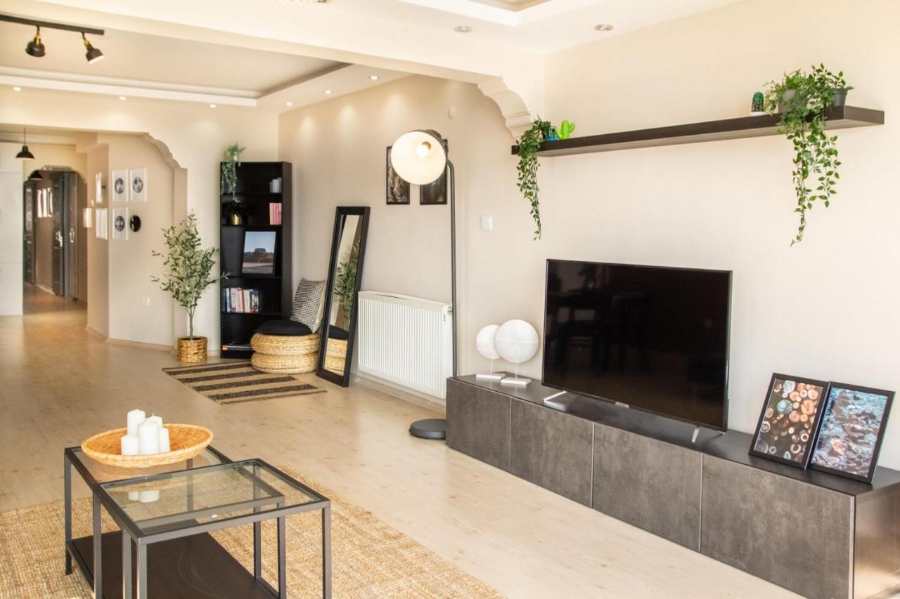 Exceptional Flat With Gorgeous Sea View In Izmir Apartment Exterior photo